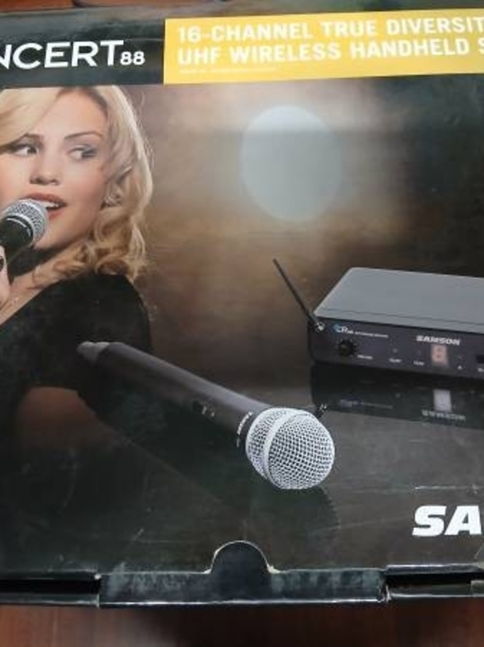 Samson Concert88 UHF Wireless Handheld Microphone System - Black/Gray